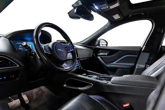 Jaguar F-Pace 2018 photo 3