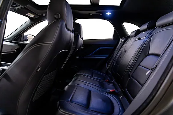 Jaguar F-Pace 2018 photo 5