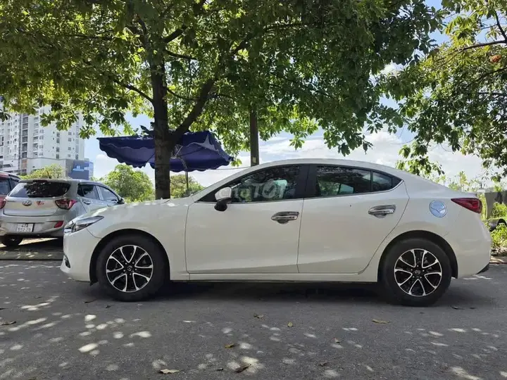 Mazda 3 2018 photo 3
