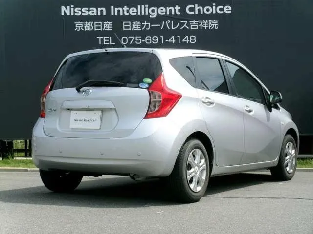 Nissan Note 2014 photo 2
