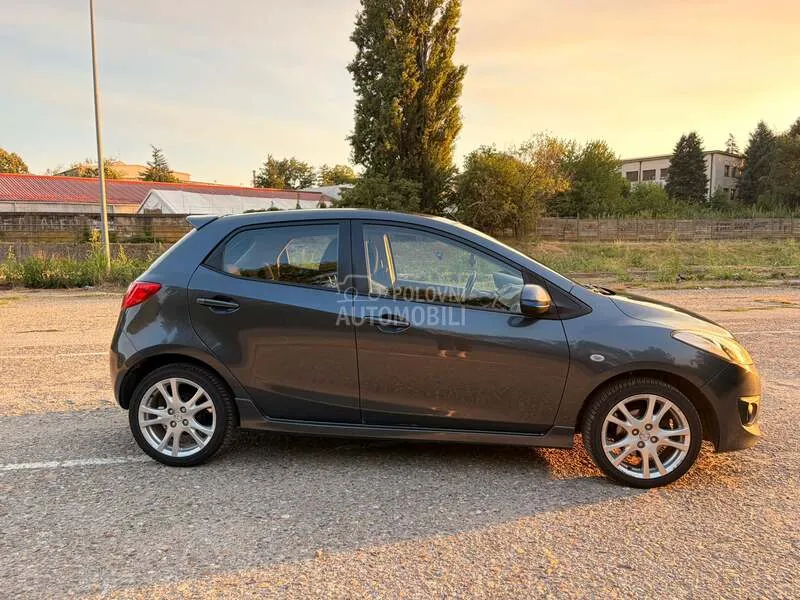 Mazda 2 2008 photo 5