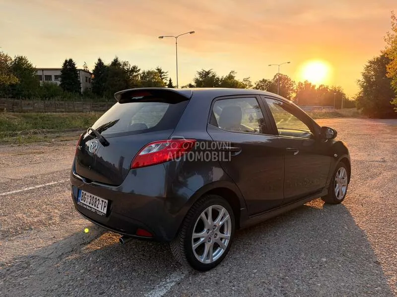Mazda 2 2008 photo 4