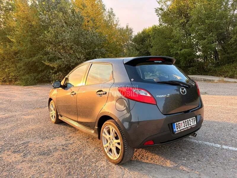 Mazda 2 2008 photo 3