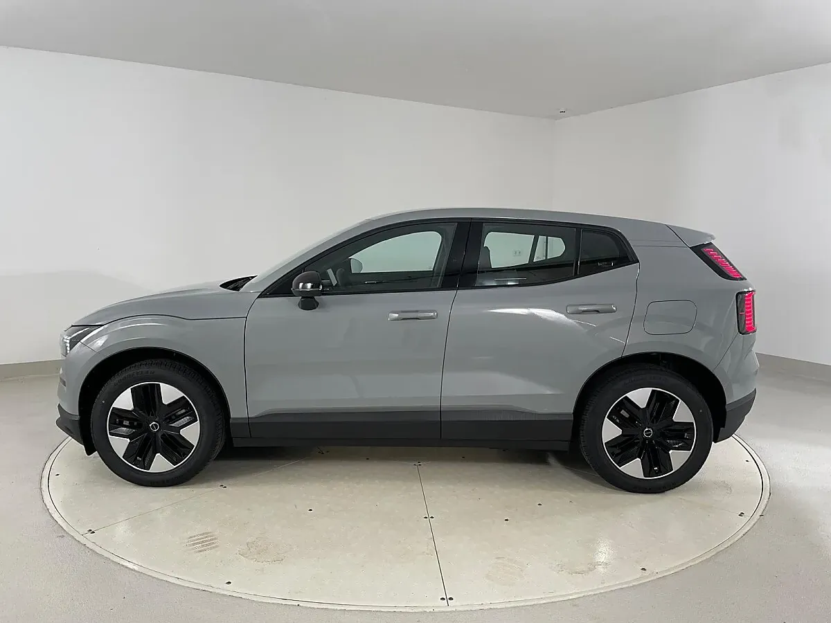 Volvo Ex30 photo 3