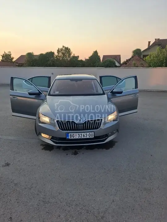 Skoda Superb 2016 photo 5