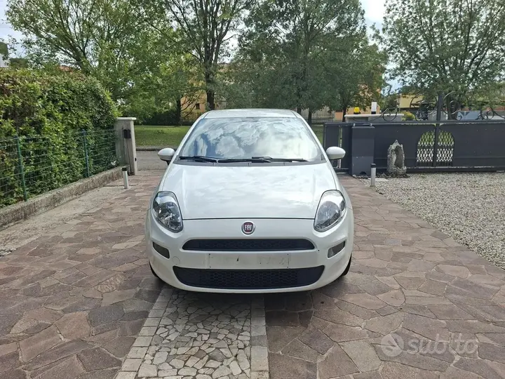 Fiat Punto 2015 photo 2