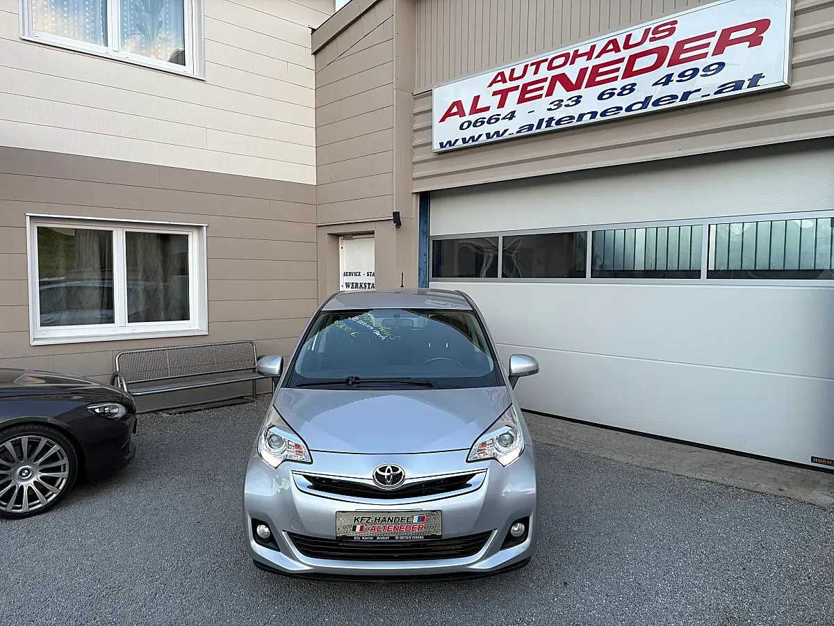 Toyota Verso 2016 photo 2