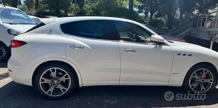 Maserati Levante 2017 photo 2