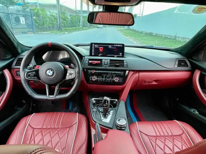 BMW 3 Series 2012 photo 2