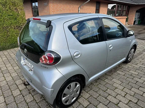 Toyota Aygo 2010 photo 5
