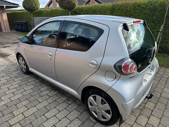 Toyota Aygo 2010 photo 4