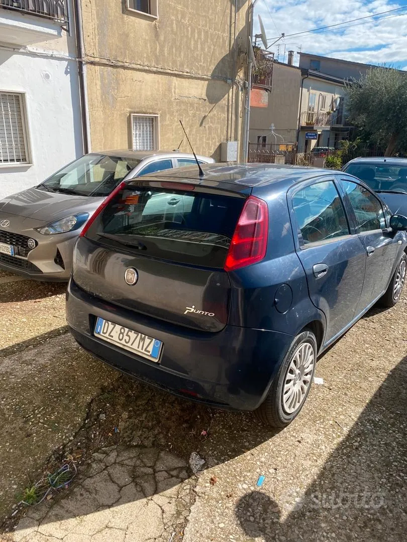 Fiat Grande Punto 2010 photo 3