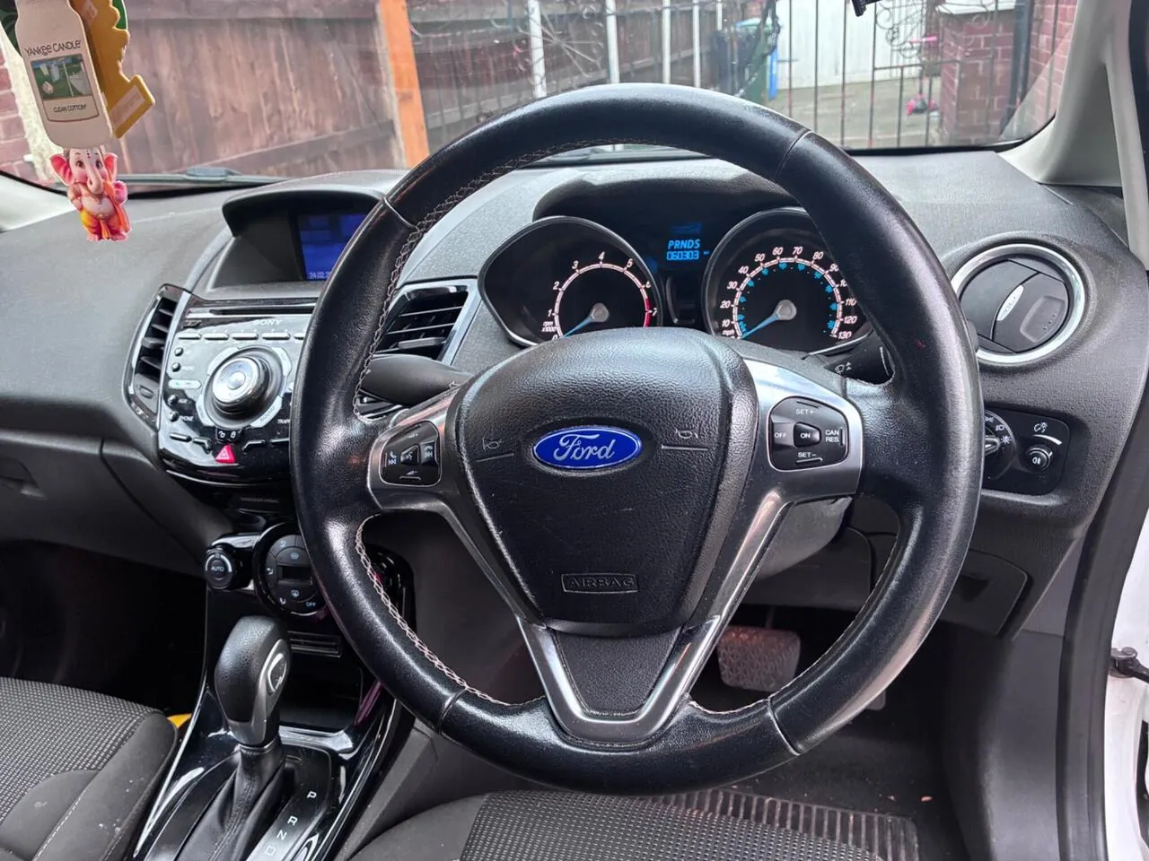Ford Fiesta 2016 photo 2