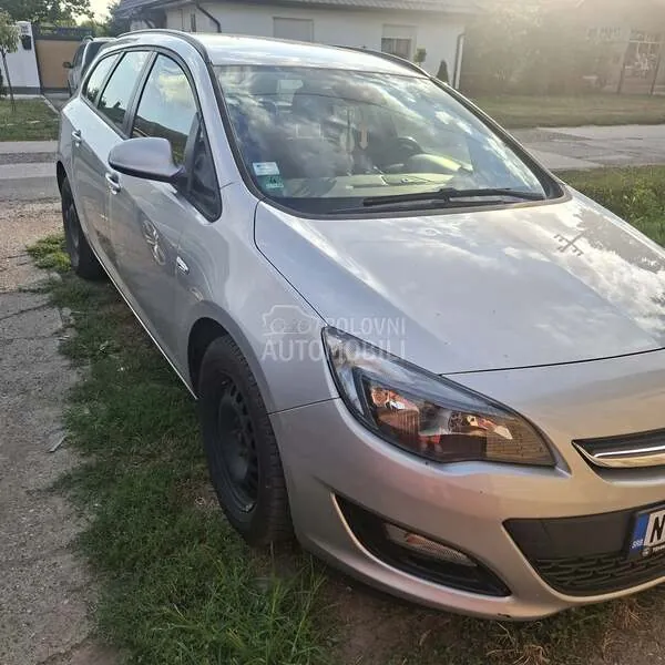 Opel Astra 2015 photo 2