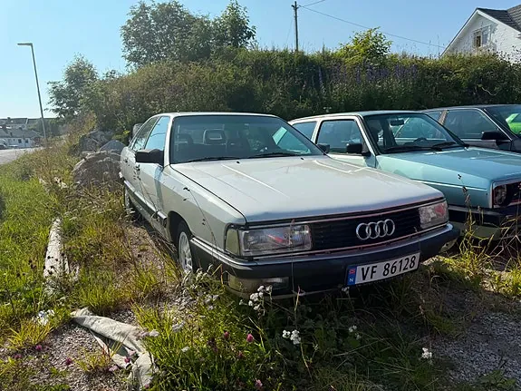Audi 200