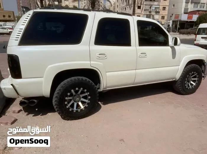 GMC Yukon 2003 photo 2