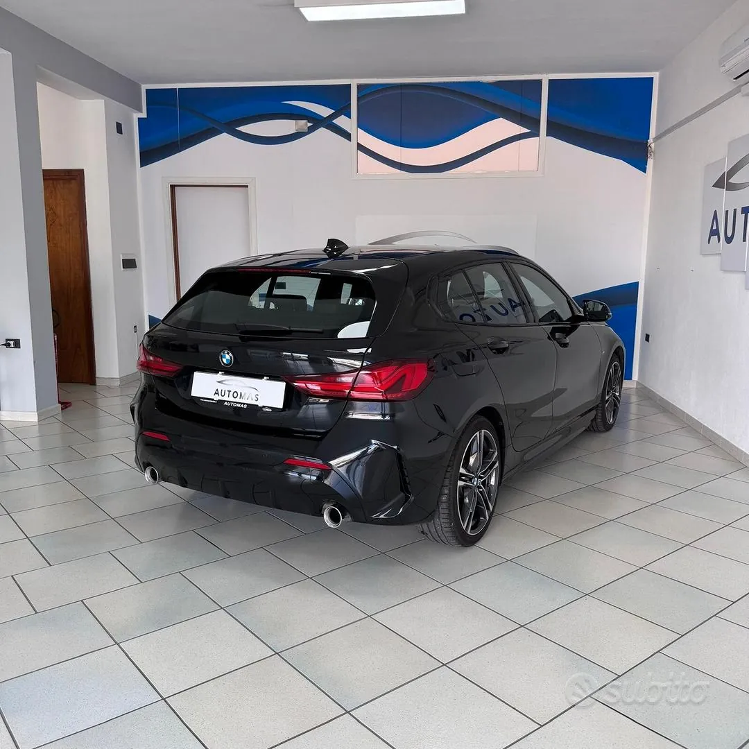 BMW 118D 2022 photo 4