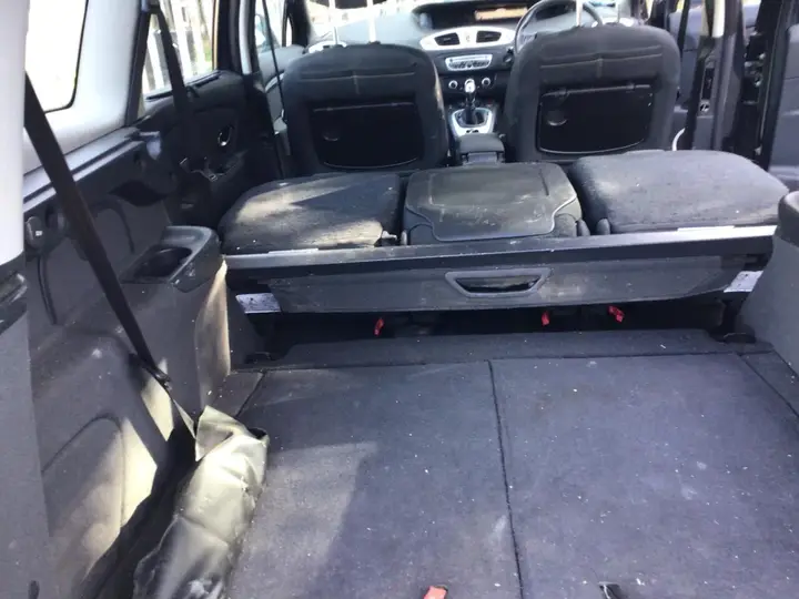 Renault Grand Scenic 2010 photo 5