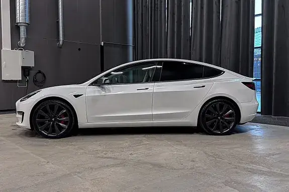 Tesla Model 3 2020 photo 3
