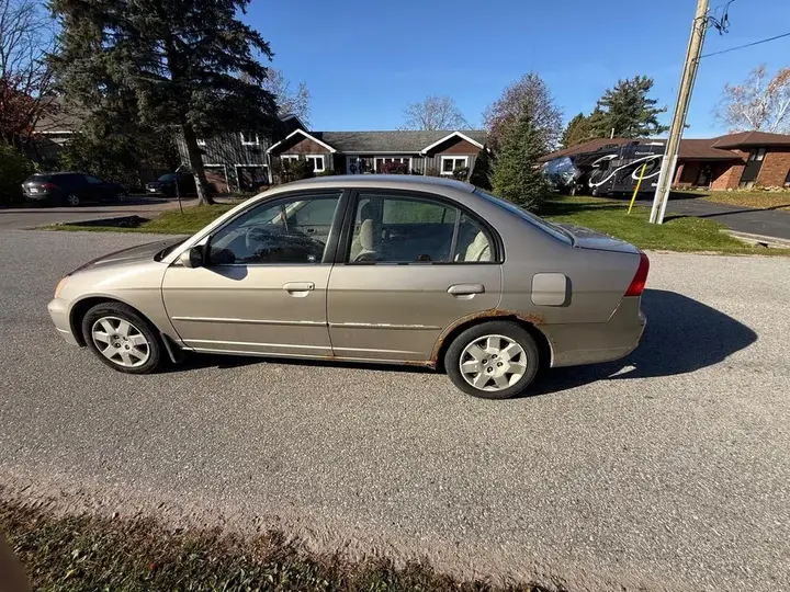 Honda Civic 2002 photo 4