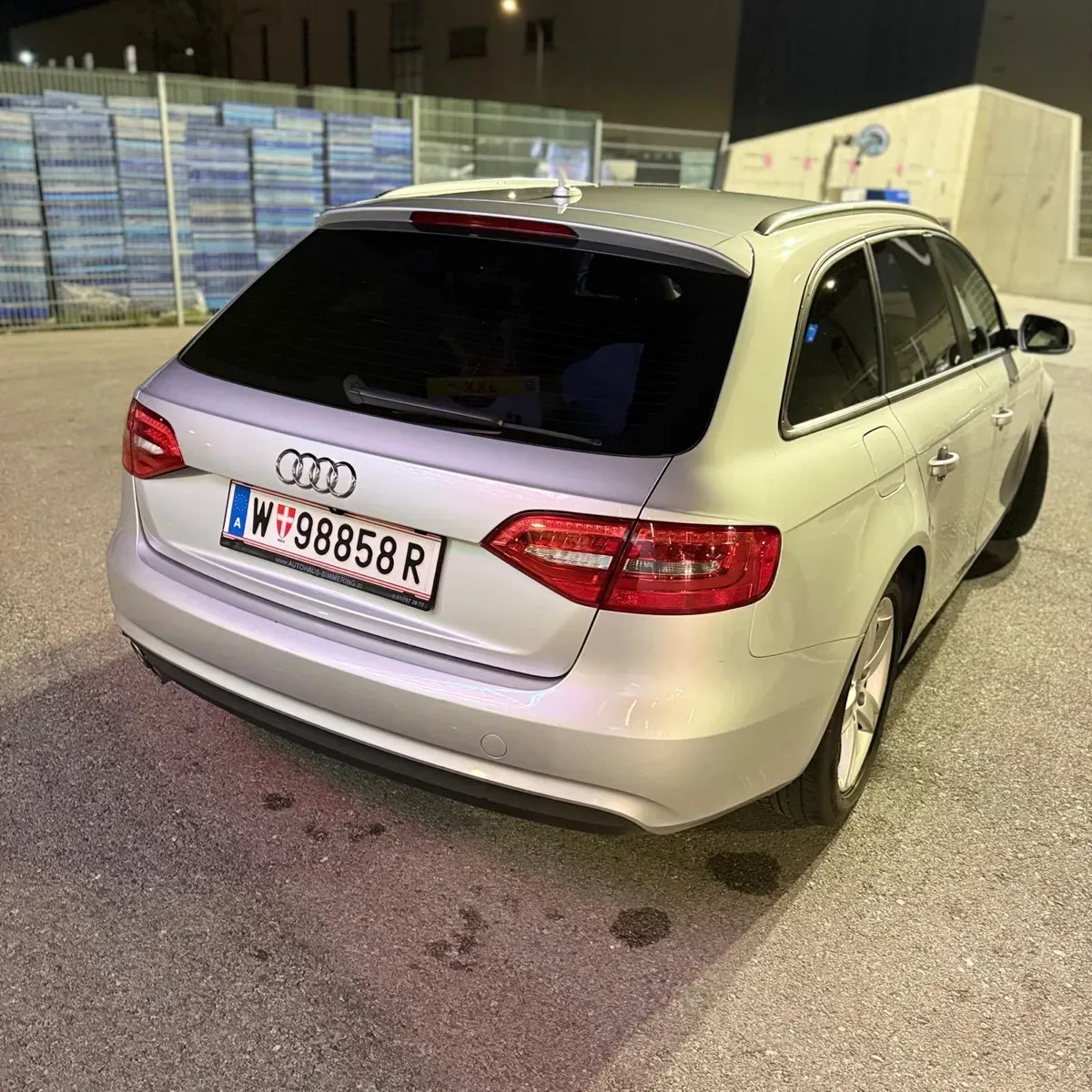 Audi A4 2014 photo 2