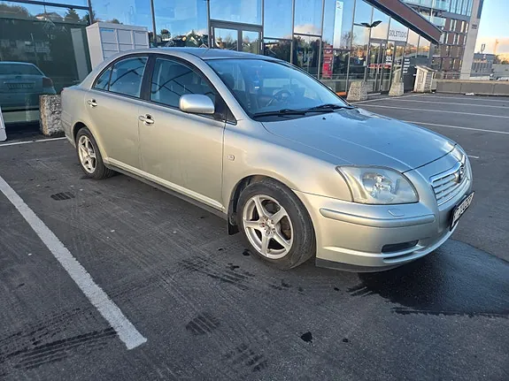 Toyota Avensis 2004 photo 3