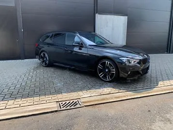 BMW 318Ia Touring 2017 photo 2