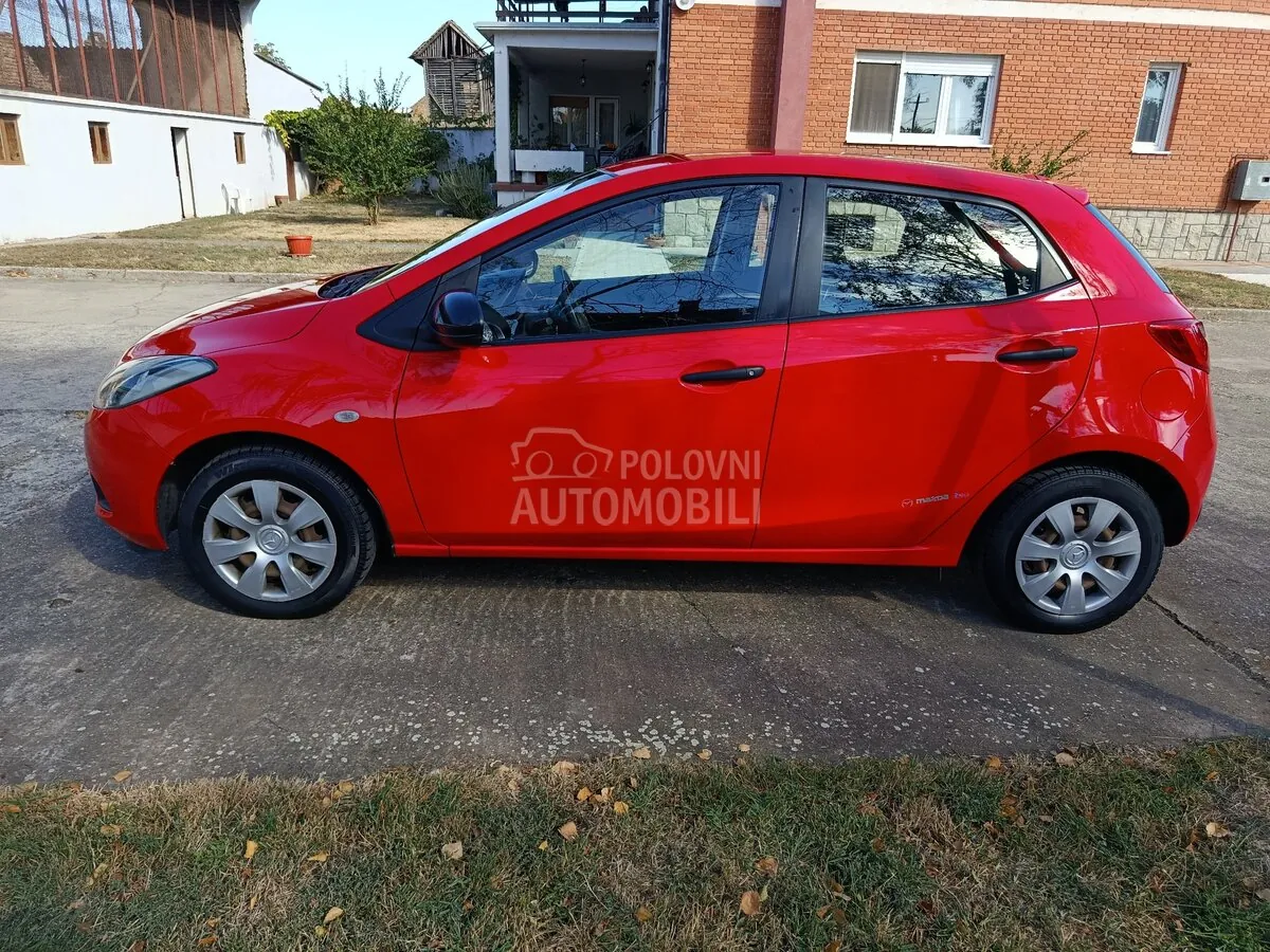Mazda 2 2008 photo 2
