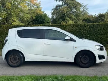 Chevrolet Aveo 2013 photo 3