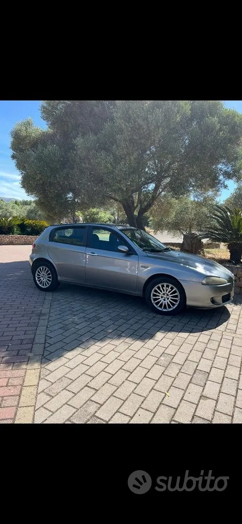 Alfa Romeo 147 2005 photo 2