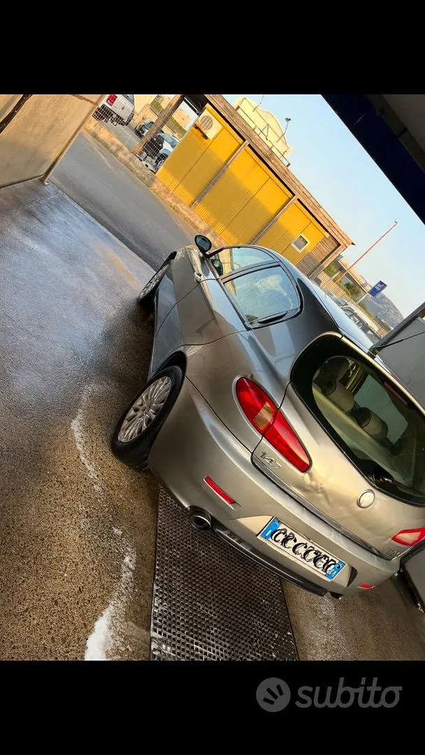 Alfa Romeo 147 2005 photo 4