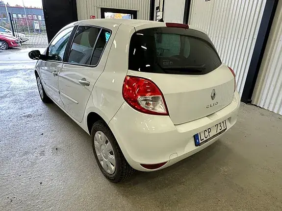Renault Clio 2011 photo 3