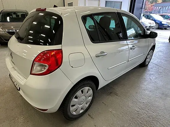 Renault Clio 2011 photo 5
