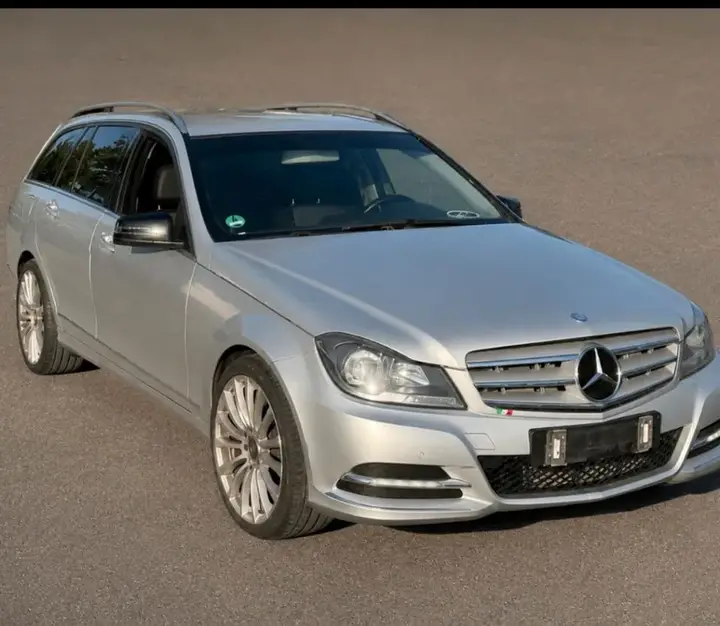 Mercedes-Benz C200