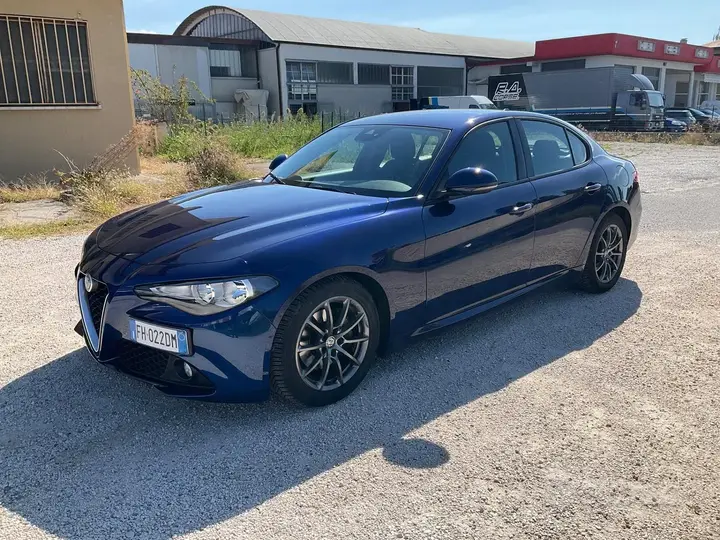 Alfa Romeo Giulia 2017 photo 3