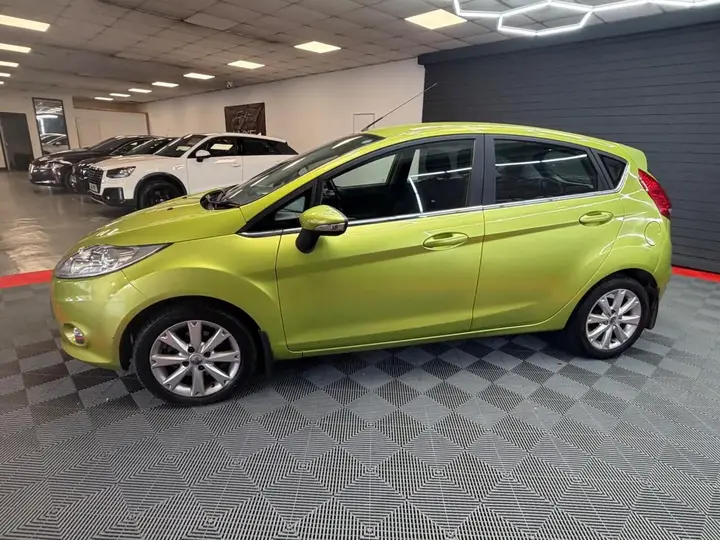 Ford Fiesta 2010 photo 4