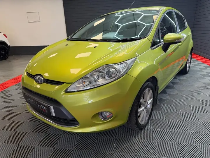 Ford Fiesta 2010 photo 3