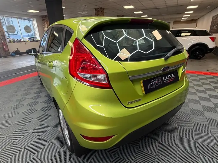 Ford Fiesta 2010 photo 5