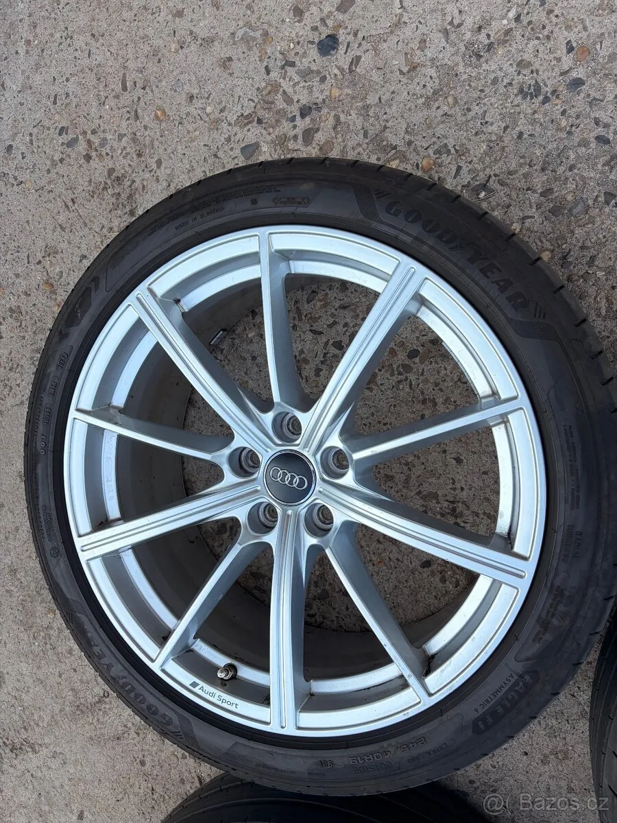 Audi A4 photo 4