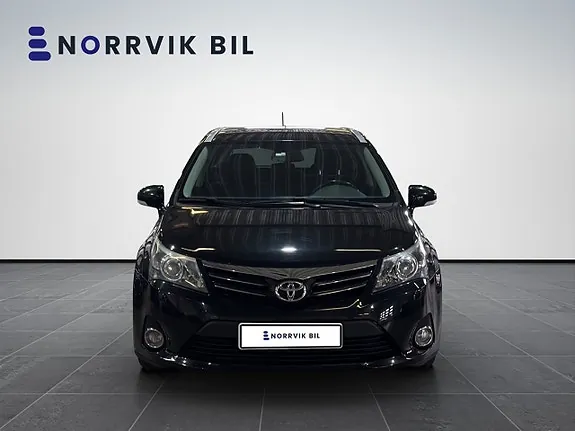 Toyota Avensis 2013 photo 2
