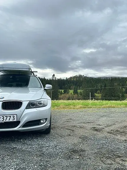 BMW 320D 2011 photo 2