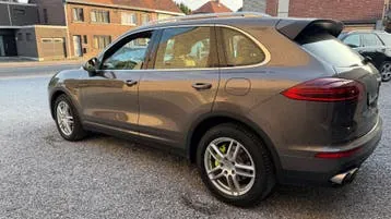 Porsche Cayenne 2015 photo 2
