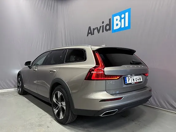 Volvo V60 Cross Country 2019 photo 5