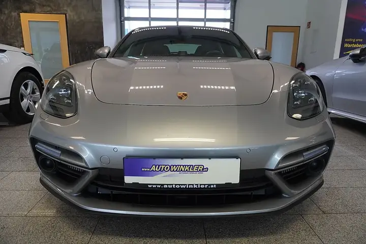 Porsche Panamera 2018 photo 2