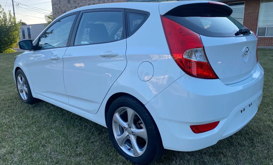Hyundai Accent 2012 photo 5