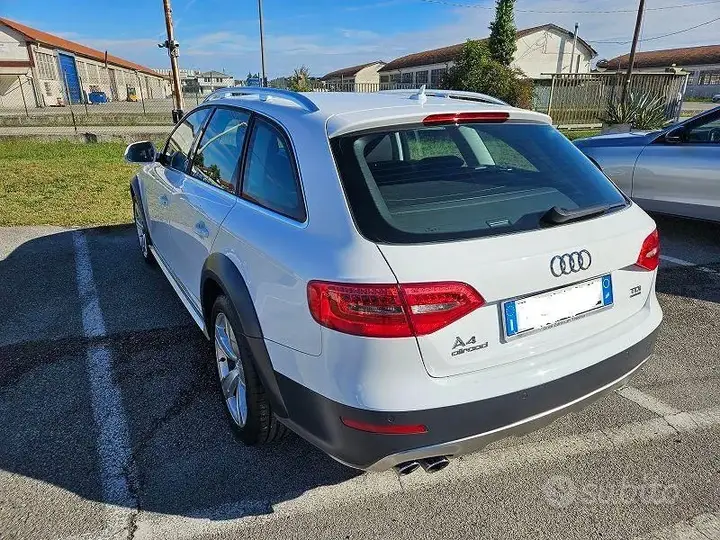 Audi A4 Allroad 2011 photo 4