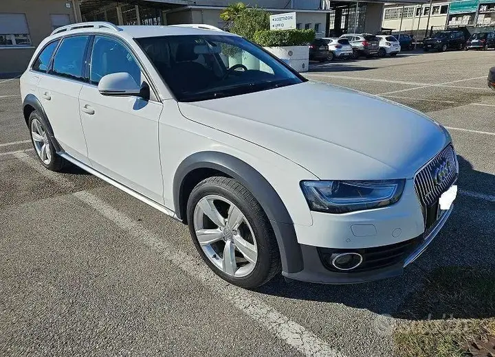 Audi A4 Allroad 2011 photo 2