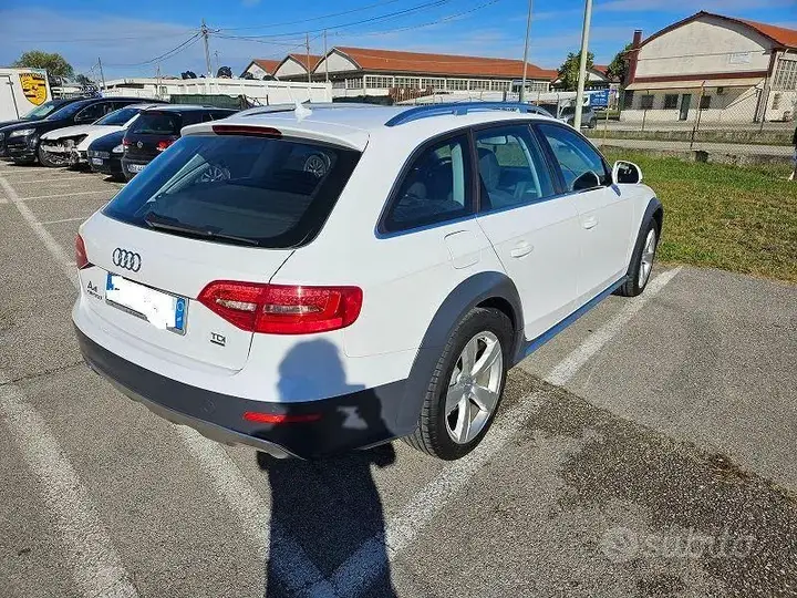Audi A4 Allroad 2011 photo 3