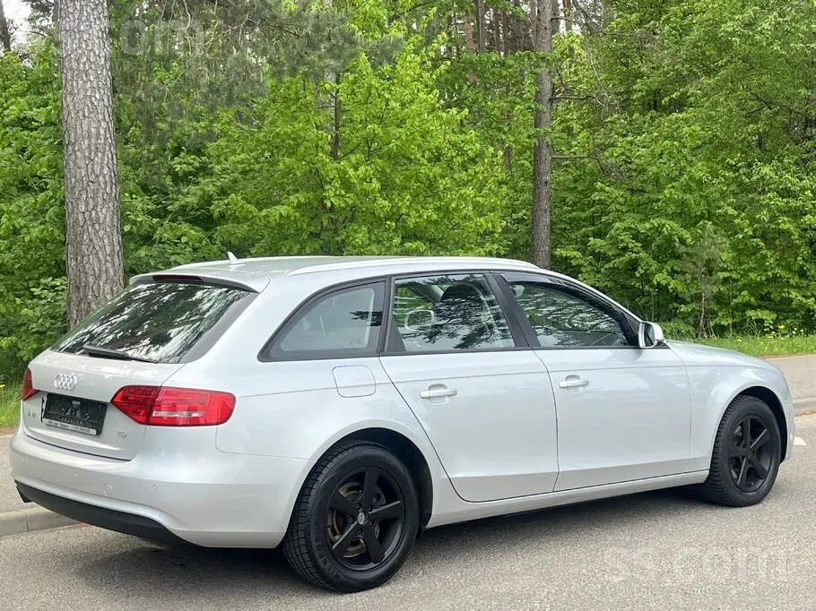 Audi A4 2012 photo 4