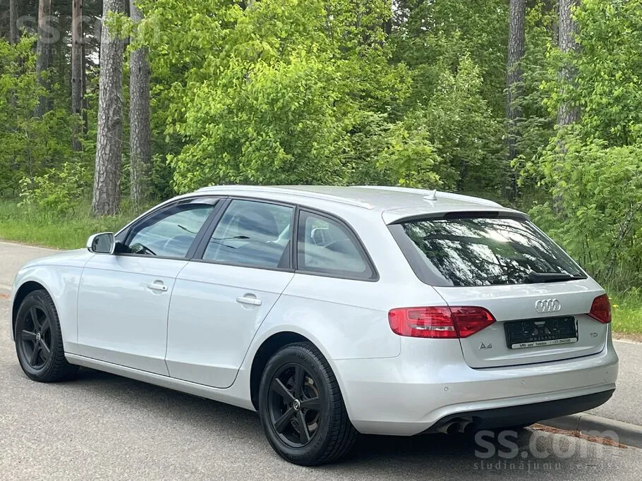 Audi A4 2012 photo 3
